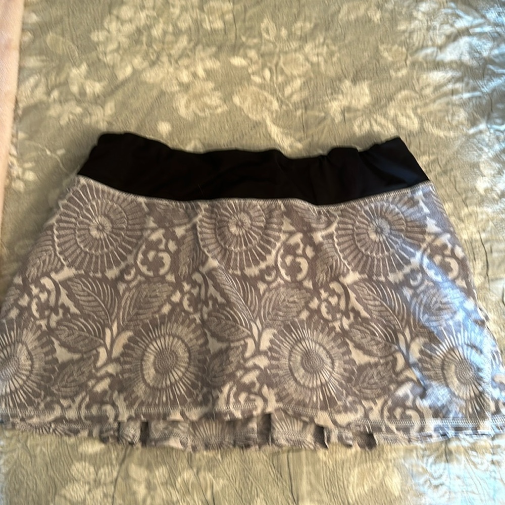 Lululemon Size 8 Skort